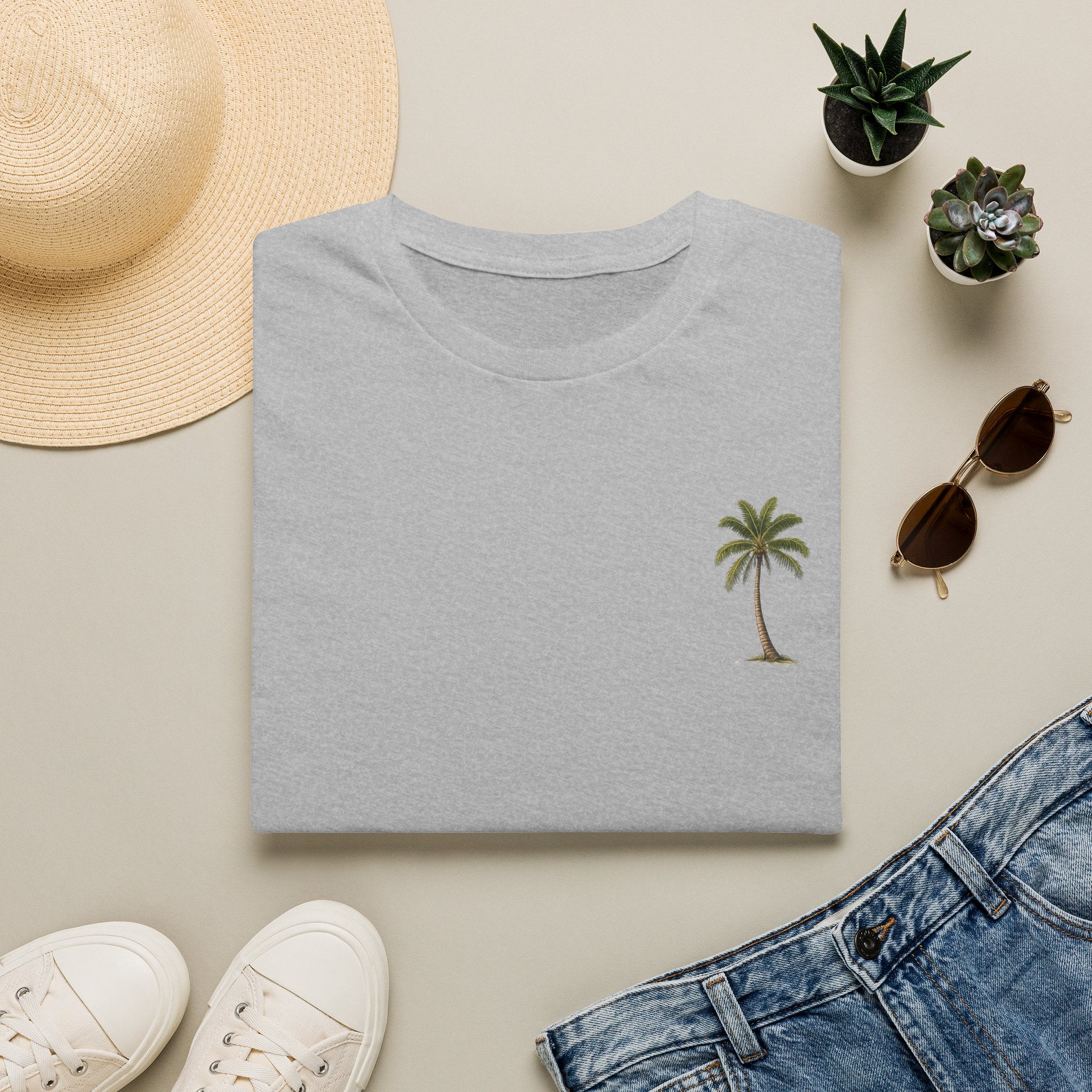Palm Tree T-Shirt — Minimal Tropical Tee
